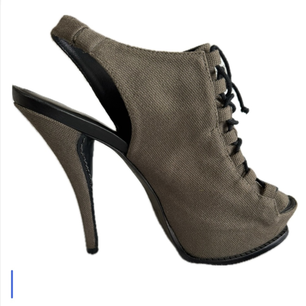 Elizabeth and James E-Margo Green Canvas Sling Peep Platform Heels Sz US 7 1/2.